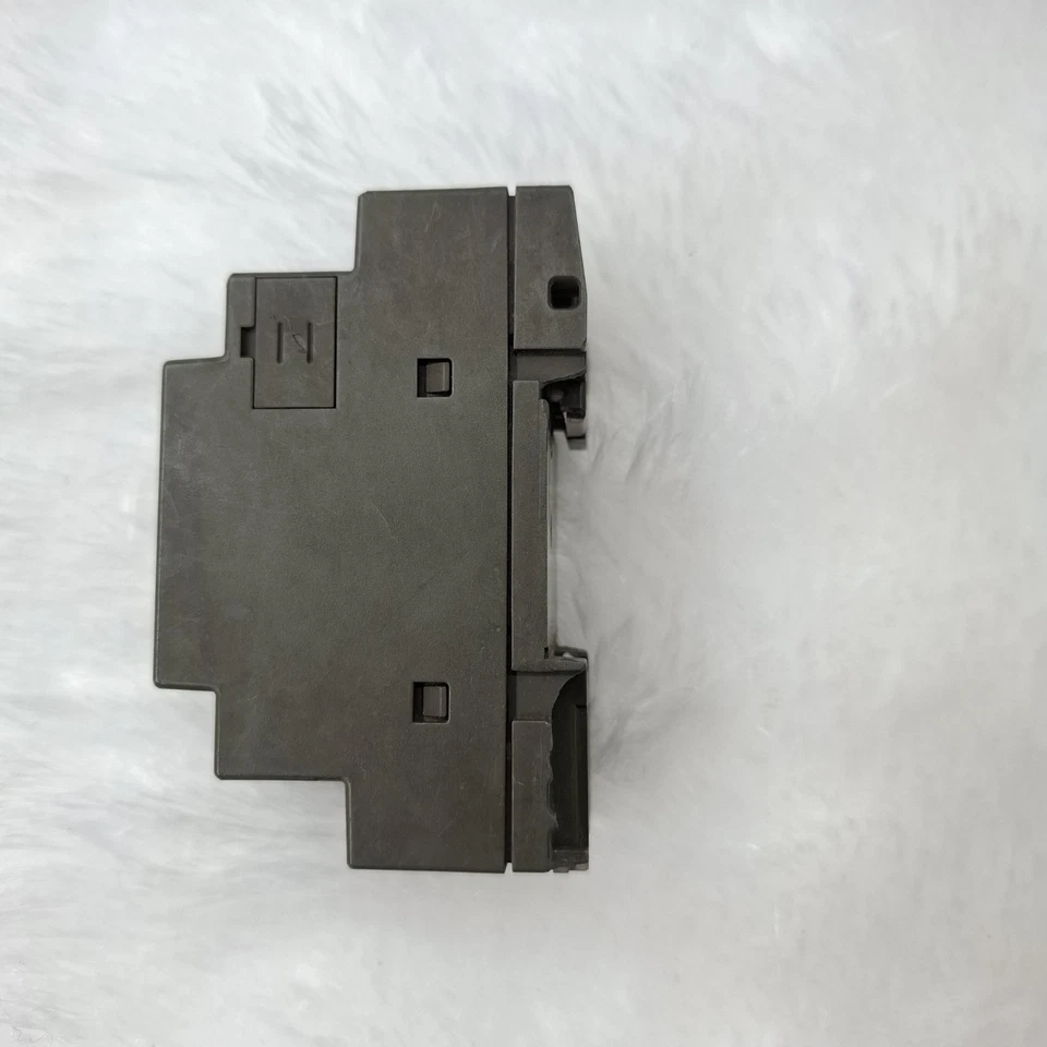 COSMETIC DAMAGED SIEMENS LOGO EXPANSION MODULE DM8 12/24R DC12/24V 6ED1055-1MB00